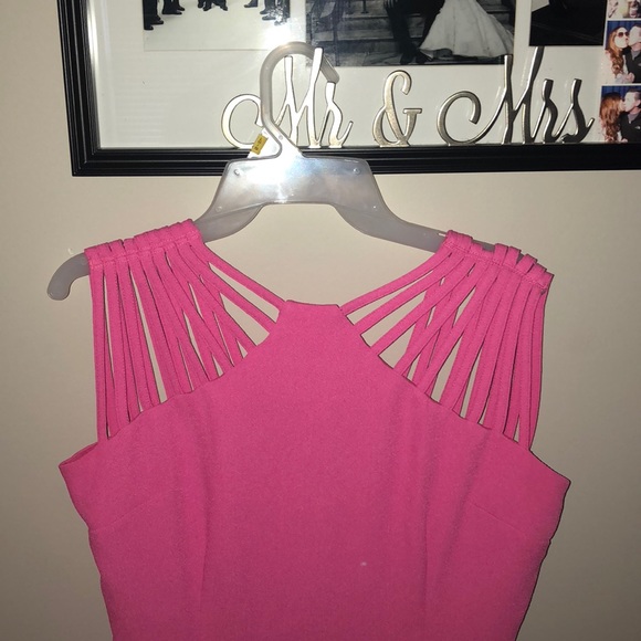 Hot pink dress - Picture 2 of 4